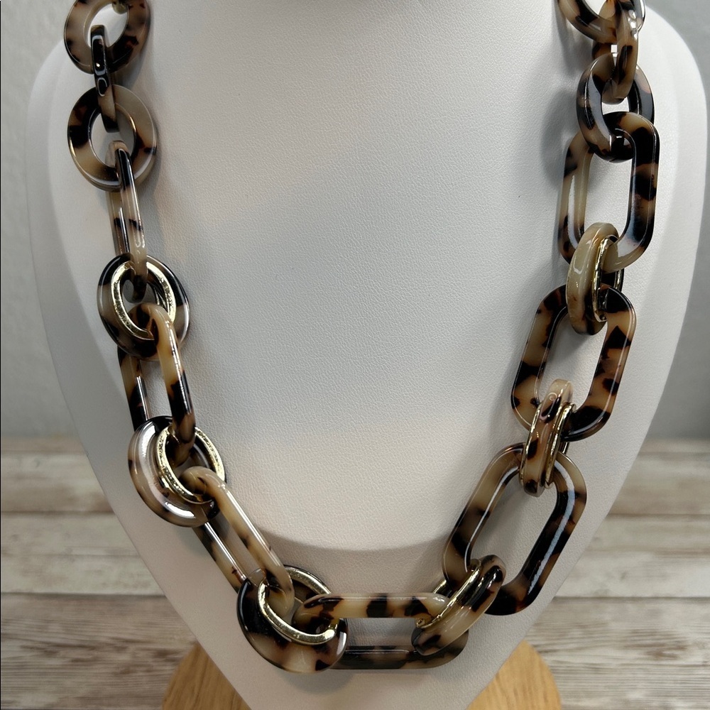 Loft Acrylic Faux Tortoise Shell Chain Necklace - Picture 3 of 4